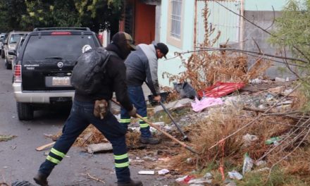 Desazolvan y limpian un tramo del Arroyo del Pueblo