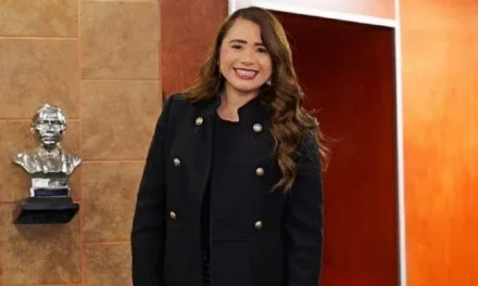 Retienen en la frontera a diputada de Morena: Intentó cruzar 40 mil dólares sin declarar