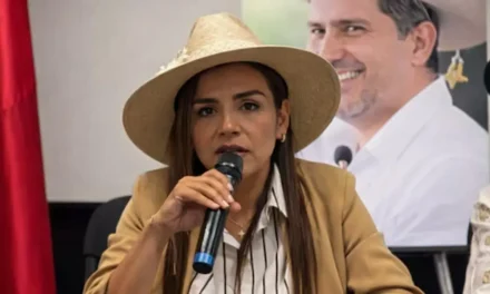 Grecia Quiroz se pone a disposición de la Fiscalía tras asesinato de su esposo