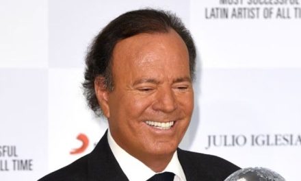 Denuncian a Julio Iglesias por agresiones sexuales: Investigación revela abusos en sus mansiones