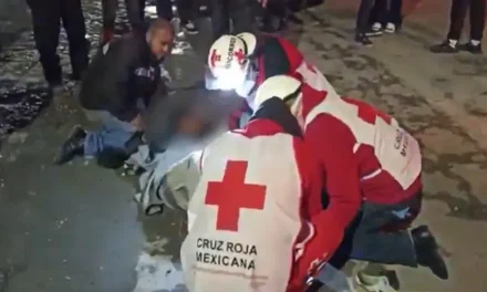 Saltillo: Motociclista quitó derecho de paso y su pasajero quedó al borde de la muerte
