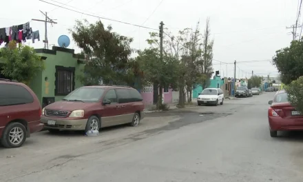 Reportan vecinos de la colonia Analco muchos carros abandonados