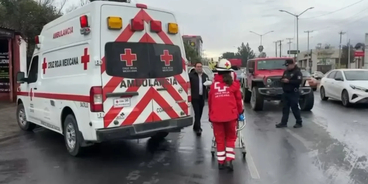 Peatón ebrio es atropellado al cruzar el bulevar Venustiano Carranza