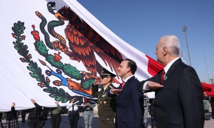 Encabeza gobernador conmemoración del Día de la Bandera