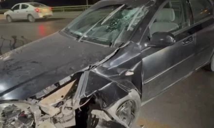 Abandona su automovil siniestrado en Saltillo