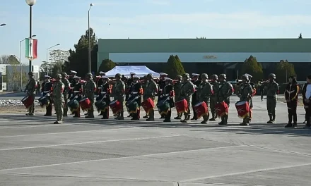 Conmemoran los aniversarios del Ejército Mexicano y la Fuerza Aérea en Monclova