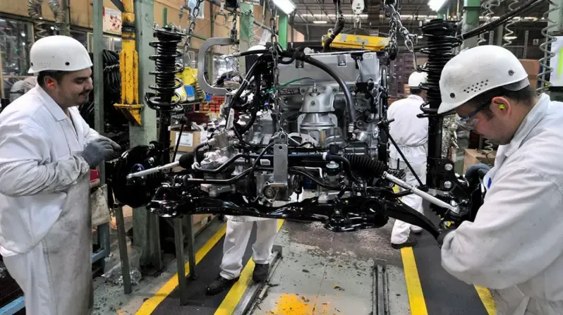 Desempleo en México baja a 2.5% al cierre de 2025, con brechas regionales y de género persistentes