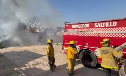 Saltillo: Se registra incendio de arroyo en la colonia Universidad Pueblo