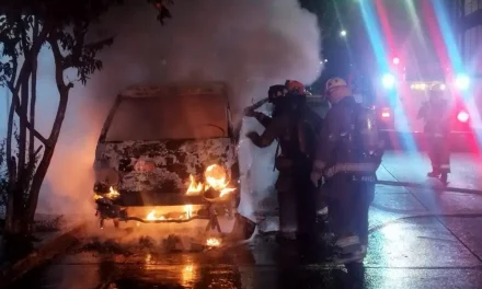 Persisten incendios y bloqueos en Jalisco tras muerte de ‘El Mencho’