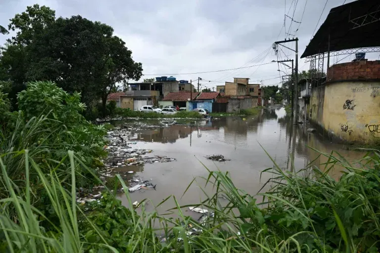 Lluvias históricas dejan 20 muertos y decenas de desaparecidos en Brasil