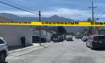Localizan a hombre sin vida dentro de su camioneta en Saltillo