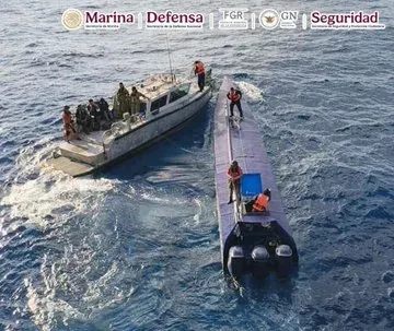 Marina intercepta narco-semisumergible con 4 toneladas de droga en Colima