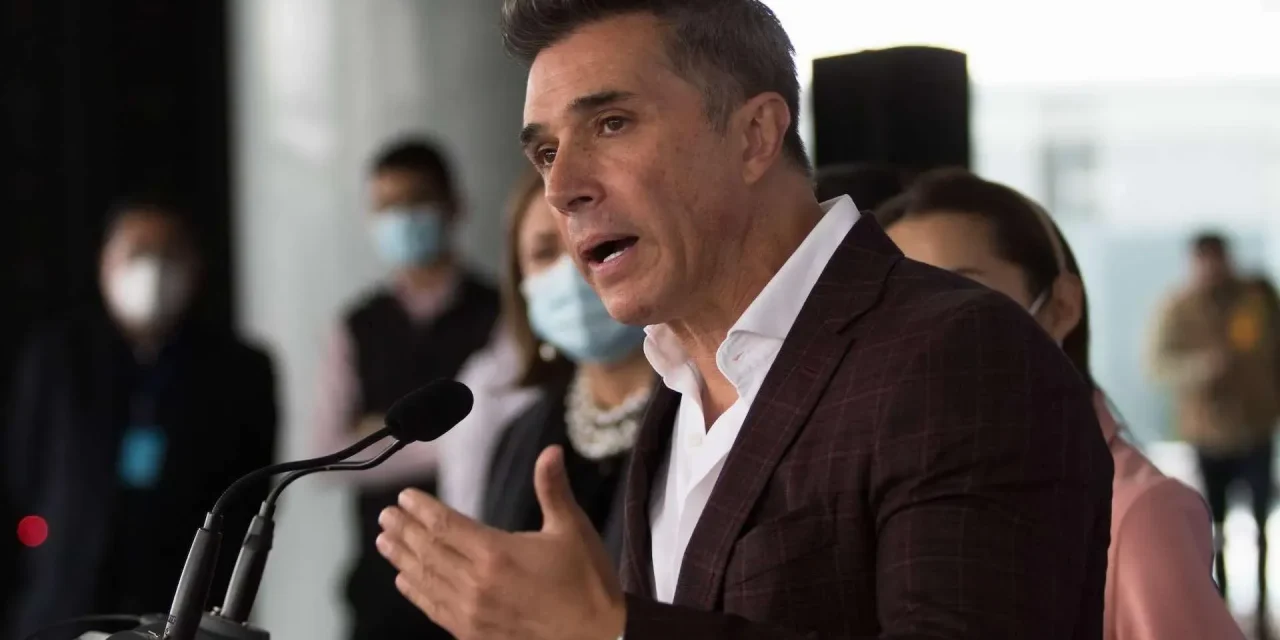 Morena abre proceso interno contra Sergio Mayer por integrarse a La Casa de los Famosos