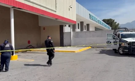 Muere hombre afuera de centro comercial al sur de Saltillo
