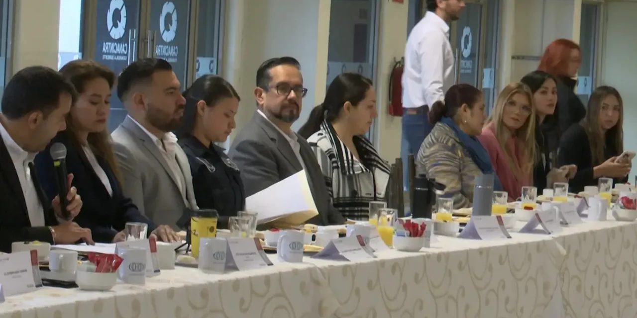 Realizan sesión mensual de CANACINTRA