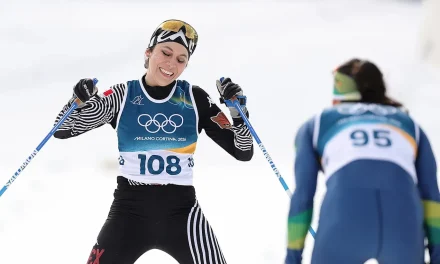 La lección de lo que significa el olimpismo tras la llegada a la meta de la mexicana Regina Martínez en esquí de 10 km