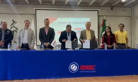 Signan acuerdo para que maestros crezcan de manera académica en Saltillo
