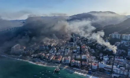 Puerto Vallarta queda como ‘zona de guerra’ por quema de vehículos