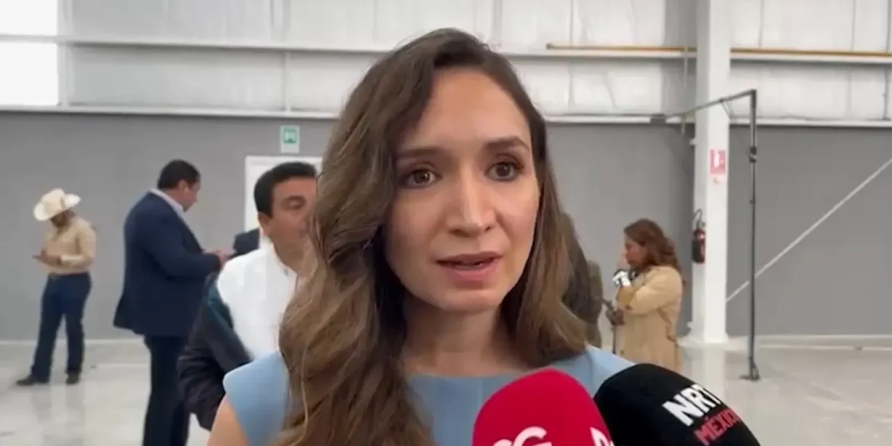 Vende diputada local tinacos a bajo costo en Ramos Arizpe