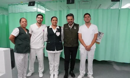Visita Zoé Robledo el renovado Hospital General de Zona No. 2 de Saltillo