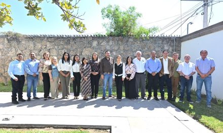 Carlos Villarreal fortalece agenda educativa de Monclova
