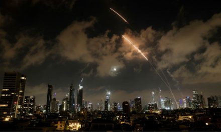 Israel e Irán mantienen intercambio de ataques