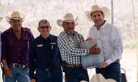 Entrega Javier Díaz alimento y suplemento ganadero para fortalecer el campo de Saltillo