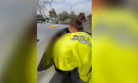 ¡Nace en el tráfico! Policías de Iztapalapa auxilian parto de emergencia dentro de un vehículo