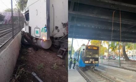 Tráiler choca en la CDMX contra el muro del Tren Ligero y suspenden el servicio