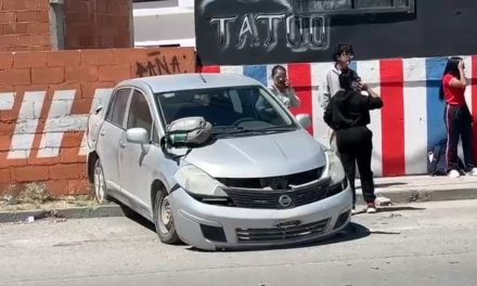 Accidente con estudiantes del CECyTec. deja una menor lesionada en Saltillo