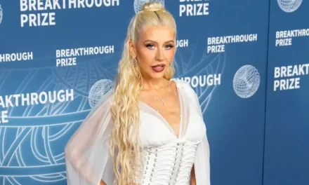 Fans de Christina Aguilera amenazan con denunciar ante Profeco por concierto reducido en CDMX