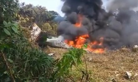 Avión de la Fuerza Aérea de Colombia se accidenta con un centenar de militares a bordo