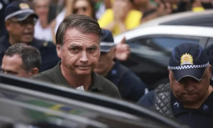 Bolsonaro cumplirá condena en arresto domiciliario por motivos de salud