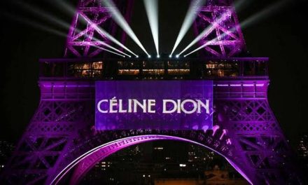 Céline Dion anuncia su regreso a los escenarios mediante mensajes en la Torre Eiffel