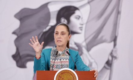 Sheinbaum ve ‘rumbo sólido’ hacia 2027, pero marca distancia de la estrategia electoral de Morena