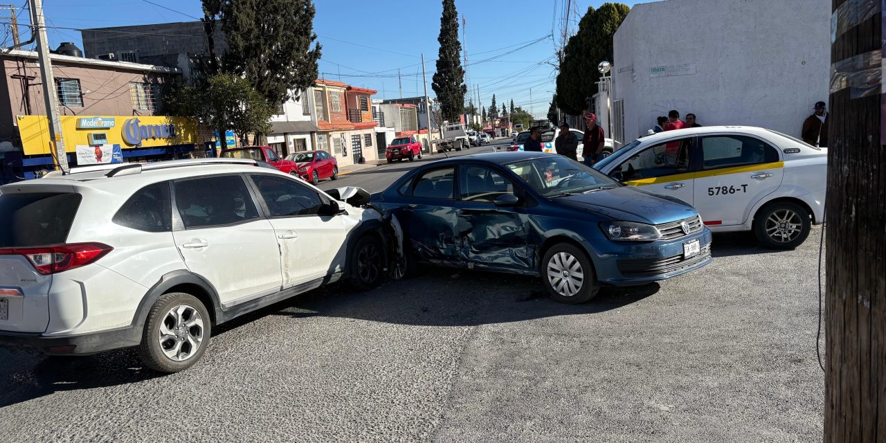 Saltillo:  Accidente provoca carambola en la Bellavista