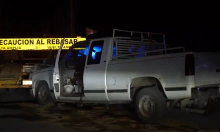 Cuatro hombres resultan lesionados tras fuerte choque contra tráiler en la carretera a Monclova