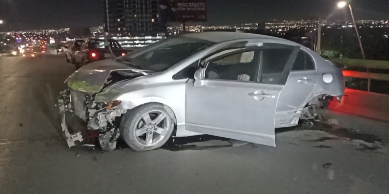 Destroza su vehículo tras choque en Saltillo