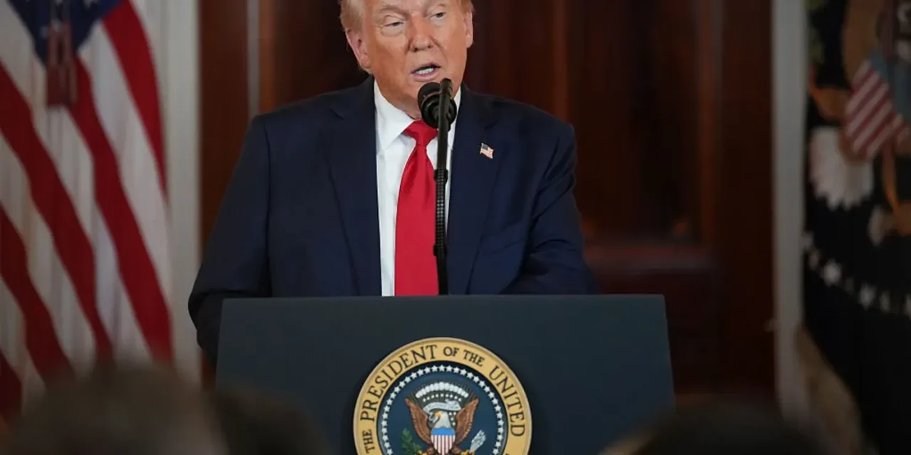 Afirma Trump que nuevos líderes de Irán quieren negociar y que está dispuesto a hacerlo