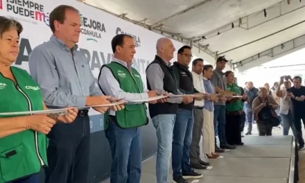 Entrega el alcalde de Torreón diversas obras de pavimentación