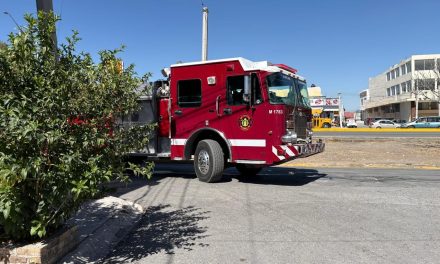 Mujer sufre quemaduras ligeras tras flamazo en Saltillo