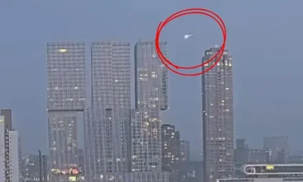 Meteorito ilumina Europa e impacta una vivienda en Alemania