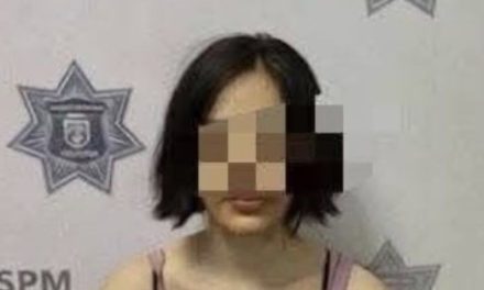 Mujer ataca con un cuchillo a dos empleadas tras riña en un supermercado en Chihuahua