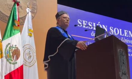 Otorga UAdeC Grado de Honoris Causa y entrega reconocimientos a universitarios