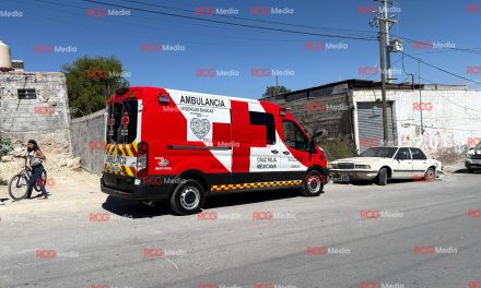 Par de clavos atraviesan mano de trabajador en Saltillo
