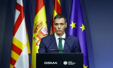 Presidente de España revive el ‘no a la guerra’ frente a las amenazas de Trump por la crisis en Irán