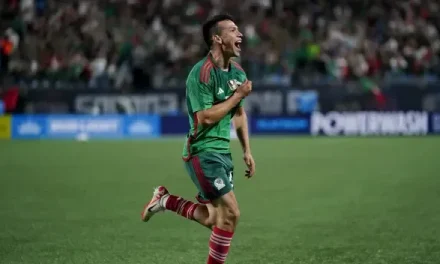 Inactividad de Lozano enciende alarmas en la Selección Mexicana