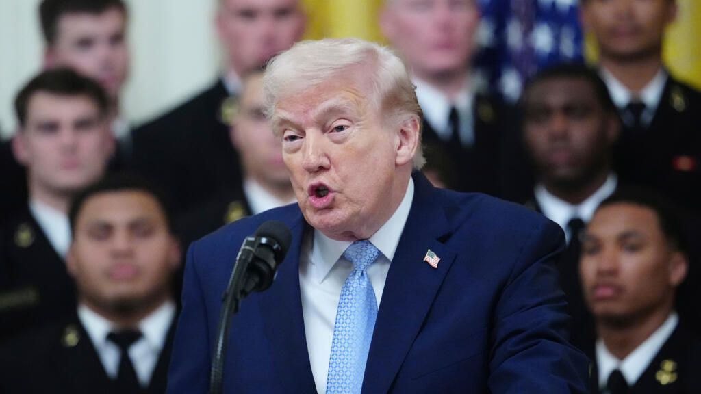 Trump frena bombardeos contra centrales eléctricas de Irán tras reportar ‘conversaciones positivas’