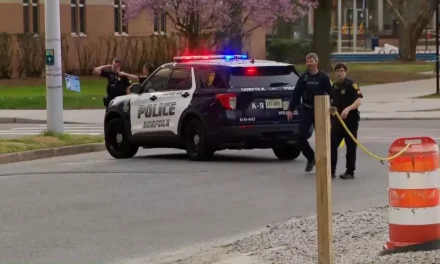 Tiroteo en Universidad de Virginia deja un atacante muerto y dos heridos