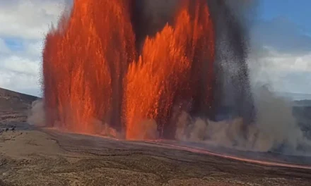 Video: Así volvió a rugir el volcán Kilauea en Hawaii